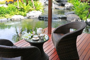 Rattan Mobilya Bahçe üzerinde çay seti