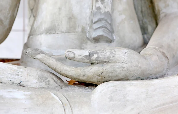 Chiudi le mani della statua buddha — Foto Stock