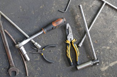 kat yerde mekanik aracı