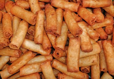 derin kızarmış bahar rulo vejetaryen yemek