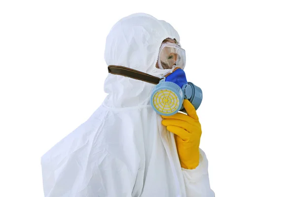 Menneske iført gasmaske respirator isoleret på hvid baggrund. Åndedrætsværn med to filtre . - Stock-foto