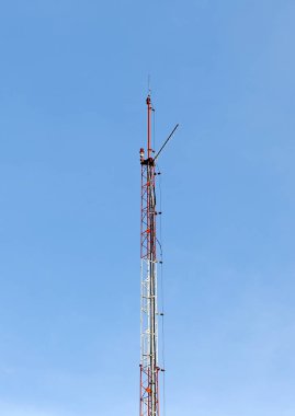 telefon sinyal direği, gökyüzü arka plan ile anten