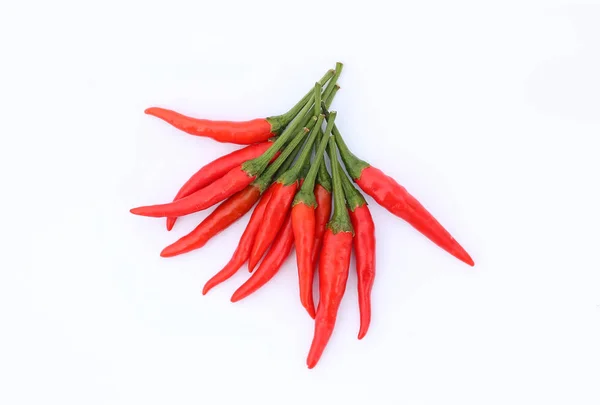 Piments rouges sur fond blanc — Photo