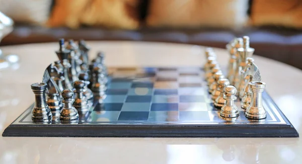 Шахматы, лидер концепции — стоковое фото