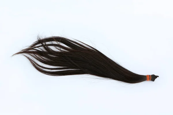 Пожертвувати волосся на рак пацієнта ізольовано на білому тлі, лінія волосся — стокове фото
