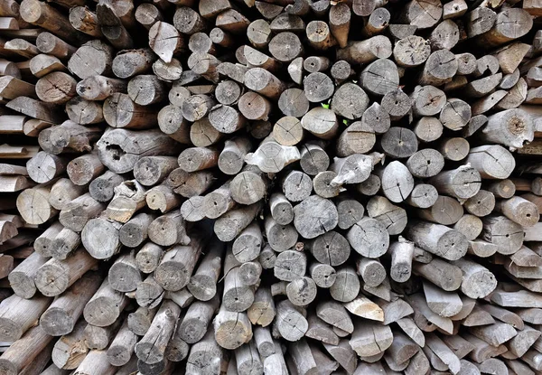 Padrão, textura de madeira de corte transversal para lenha na fazenda — Fotografia de Stock