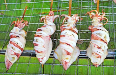 Bananaleaf ızgara kalamar