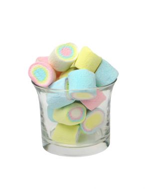 Marshmallow güzel cam beyaz arka plan üzerinde izole