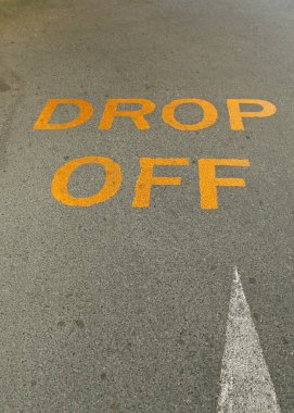 Sarı damla kapalı işaret Caddesi üzerinde