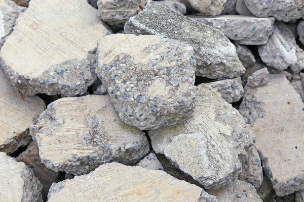 Pedaço de concreto após o fundo de demolição — Fotografia de Stock