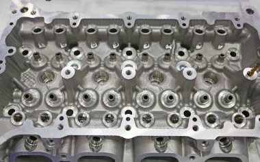 Araba motor silindir kapağı