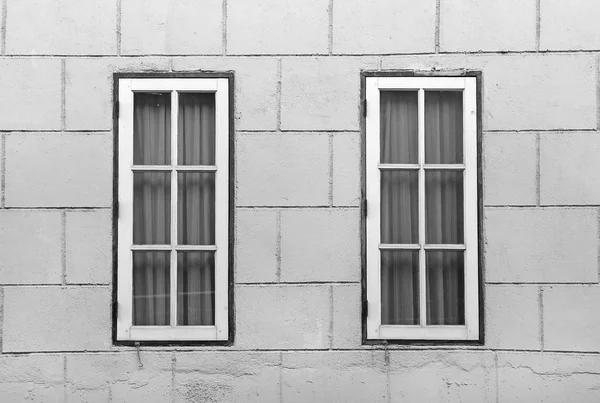 Window at the concrete wall in black and white tone — Stock Photo, Image