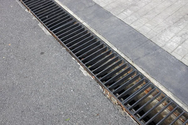 Rännor avlopp galler, drain cover — Stockfoto