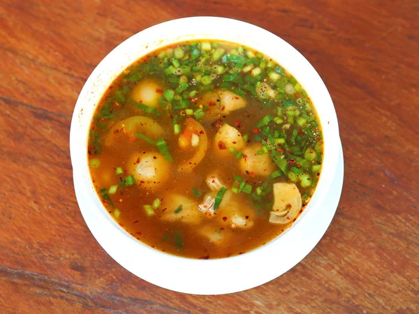 Sıcak ve baharatlı çorba Domuz kaburga ve mantar ile — Stok fotoğraf