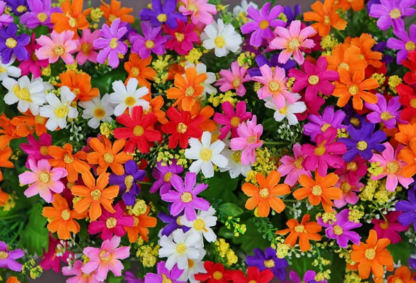 Künstliche Blumen für die Wohnkultur — Stockfoto