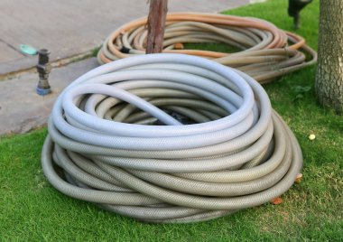 su hortumlar yalan bahçesinde