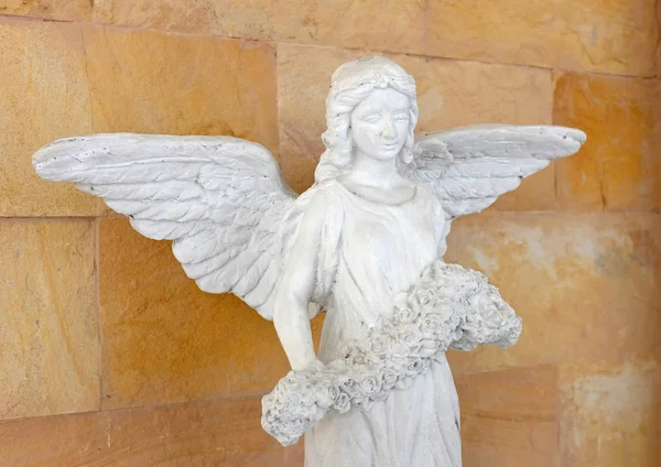 Imagen de la estatua de un hermoso ángel —  Fotos de Stock