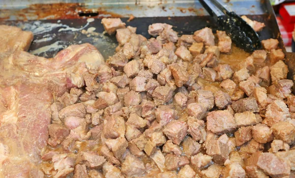 Una carne frita en la sartén — Foto de Stock