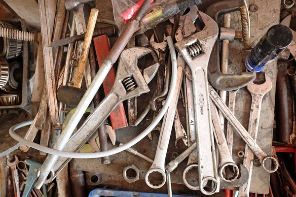 Kirli el aletleri metal bir panel kümesi