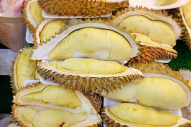 Durian, bir kral meyvedir. Popüler tropikal meyve Güney Doğu Asya'da olduğunu