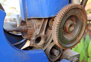 Bir metal robot parçaları