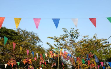 Renkli bayraklar Tay tapınak adil, Tayland