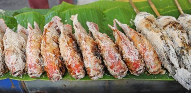 Izgara kırmızı tilapia balık tuz ile