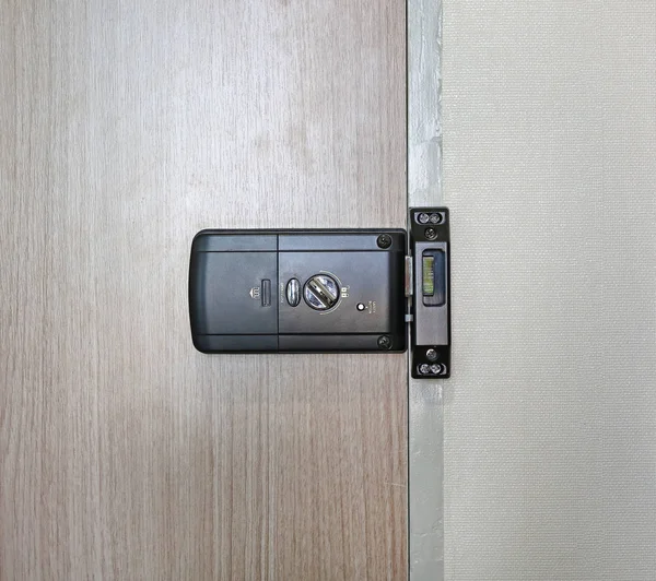 Bir elektronik kapı kilit Oda arka yüzü.