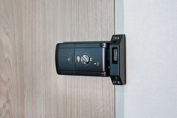 Bir elektronik kapı kilit Oda arka yüzü.