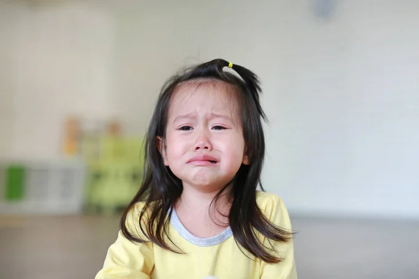 Крупним Планом Маленька Дівчинка Плаче Сльозами Обличчі — стокове фото