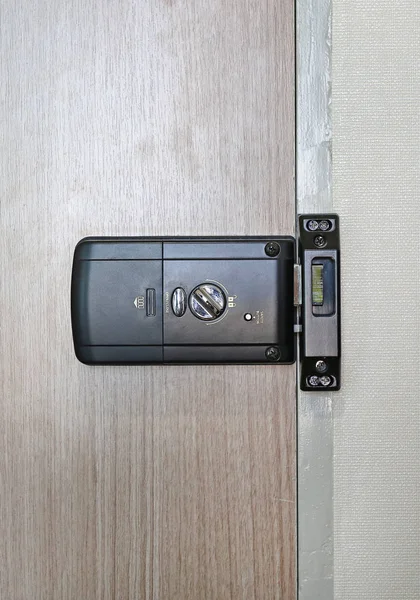 Back side of an electronic door lock room.