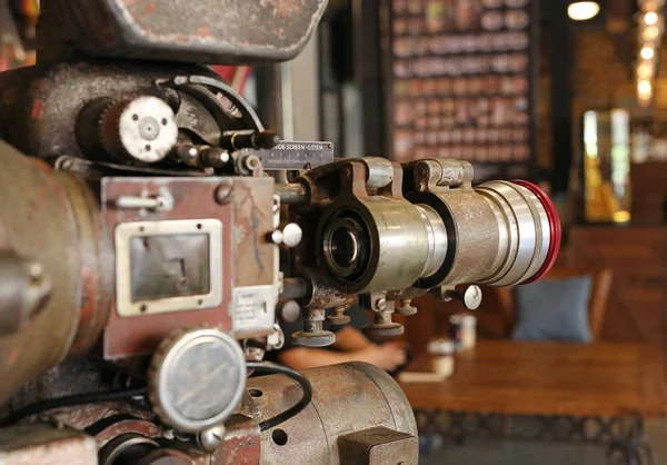 Антикварный Кинопроектор — стоковое фото
