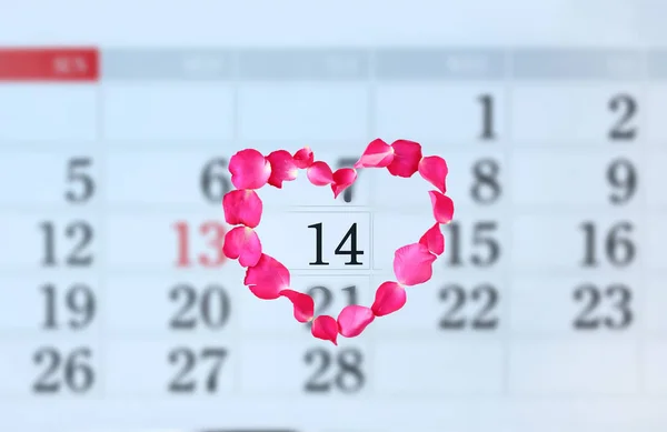 Stránka Kalendář Růžové Okvětní Lístky Růže Tvaru Srdce Února Svatého — Stock fotografie