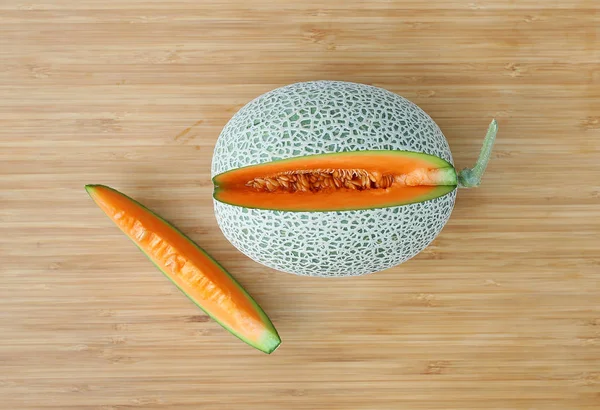 Cantaloup Melon Tranché Sur Planche Bois — Photo
