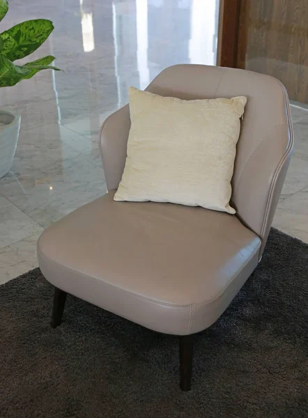 Fabric Pillows Leather Sofa — Stock Photo, Image