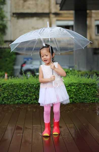 Ładna Dziewczynka Parasol Deszczu — Zdjęcie stockowe