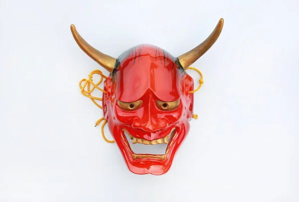 Bir Iblis Kabuki Maskesi Beyaz Arka Plan Üzerinde Geleneksel Japon — Stok fotoğraf
