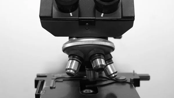 Microscopio Primer Plano Tono Blanco Negro — Foto de Stock