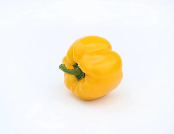 Pimiento Amarillo Aislado Sobre Fondo Blanco —  Fotos de Stock