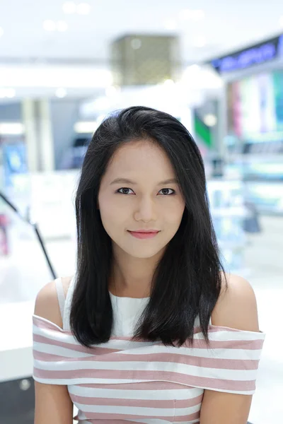 Retrato Mulher Asiática Com Maquiagem — Fotografia de Stock