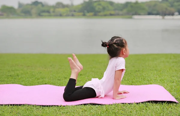 Cute Little Asian Child Girl Doing Yoga Public Park — Stock Photo, Image