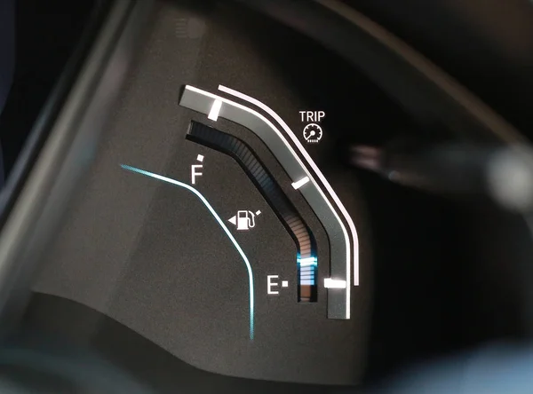 Fuel indicator low, Digital fuel gauge in a car
