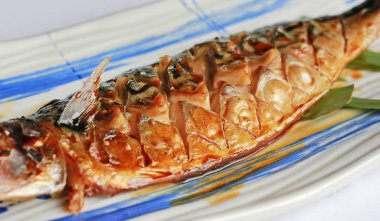 Teriyaki soslu ızgara Saba balık.