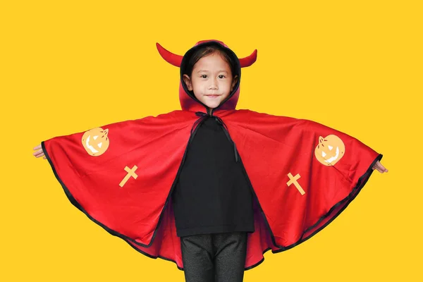Щаслива Смішна Маленька Азіатська Дівчинка Вдягнула Костюм Хелловін Хлопець Халаті — стокове фото