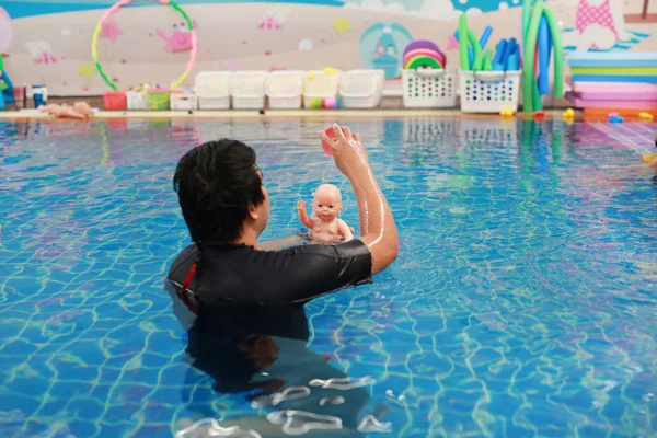 Instructor Training Dummy Drowning Baby Doll Pool — Stock Photo, Image