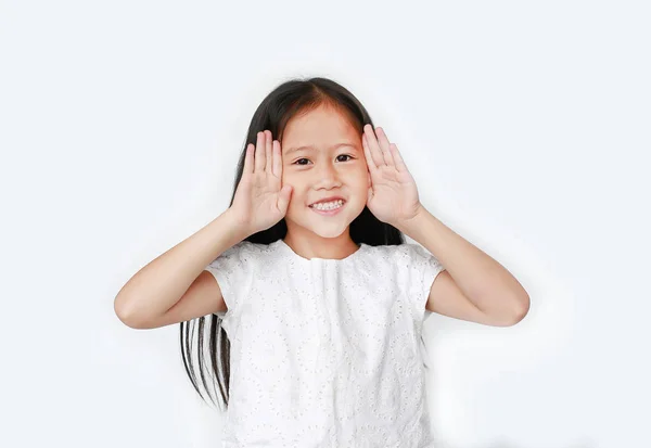 Retrato Gestos Niña Feliz Jugando Peekaboo Sobre Fondo Blanco Postura —  Fotos de Stock