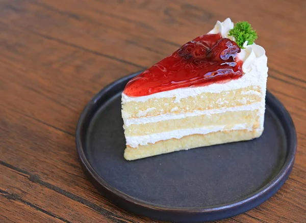 Strawberry Cake Metal Tray Wooden Table — Stockfoto