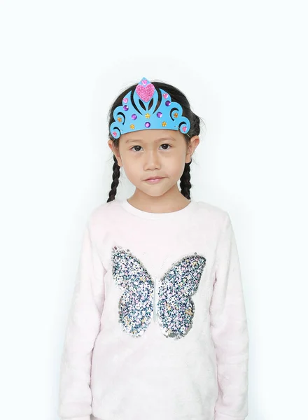 Portré Kis Ázsiai Gyermek Lány Visel Koronajáték Elszigetelt Fehér Háttér — Stock Fotó