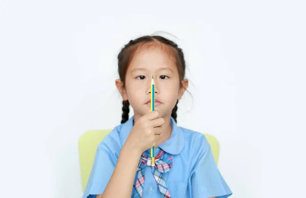 Petite Fille Uniforme Scolaire Tenir Regarder Crayon Dans Main Sur — Photo