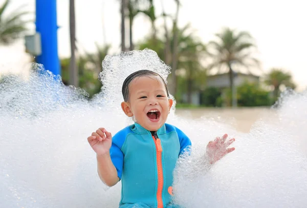 Feliz Divertido Poco Asiático Bebé Niño Traje Baño Divertirse Fiesta Fotos De Stock